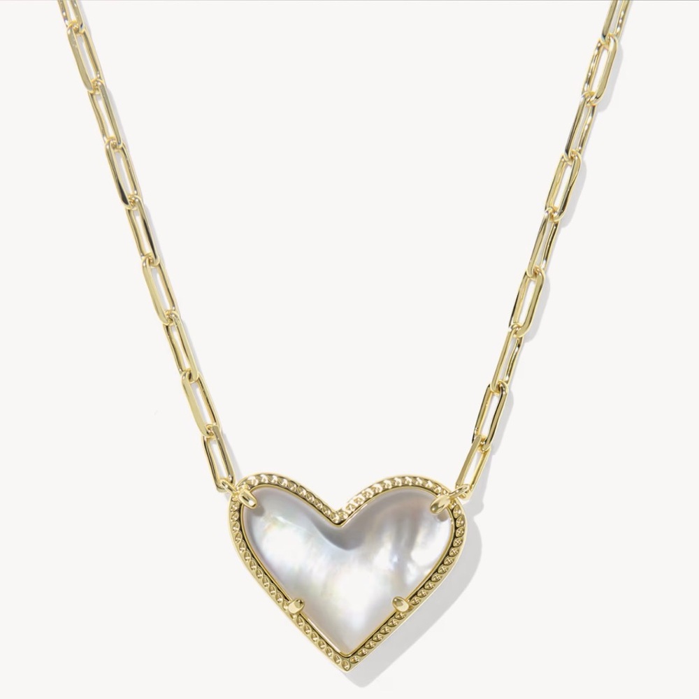 NWT Kendra Scott Ari Heart Large Necklace